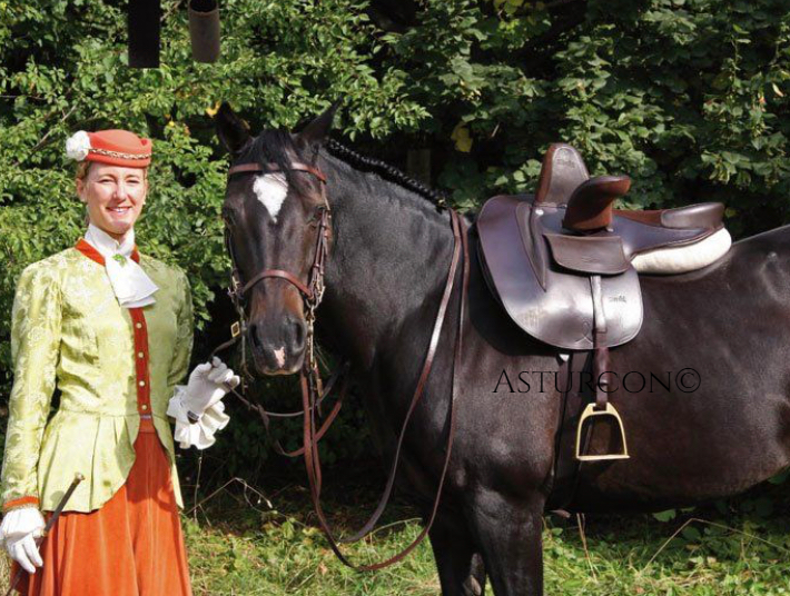 Side Saddle Lady England/Caza